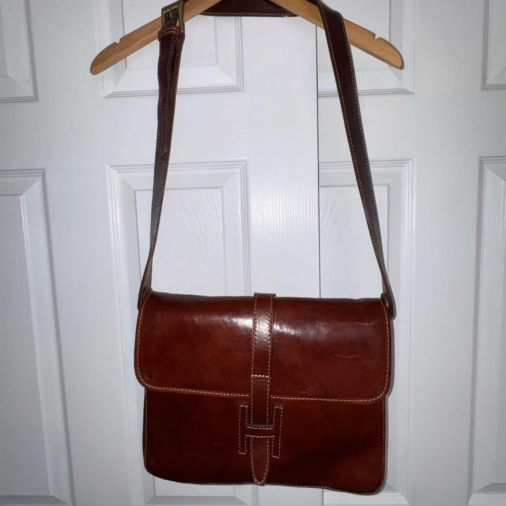 SALE💥Italian Leather Oversized ‘H’ Crossbody Vera Pelle Made in Italy Cognac - Picture 15 of 16